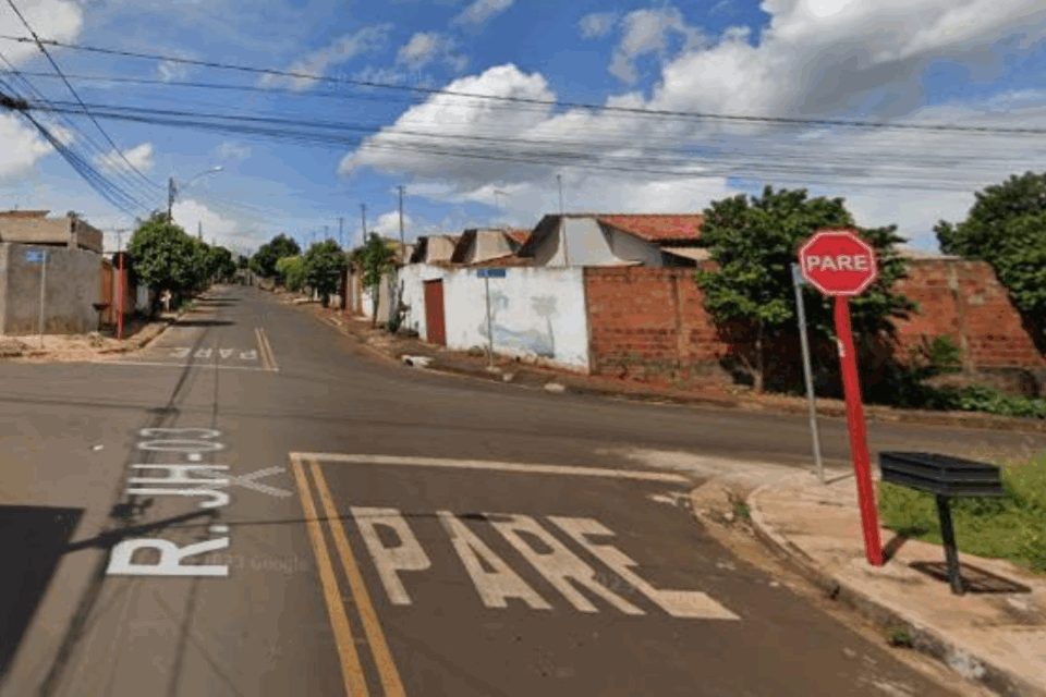 Motociclista morre após ser atropelado por ônibus no Jardim Helena em Rio Verde