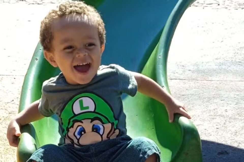 Polícia indicia médicas por morte de menino que colocou grão de milho no nariz em Goiatuba