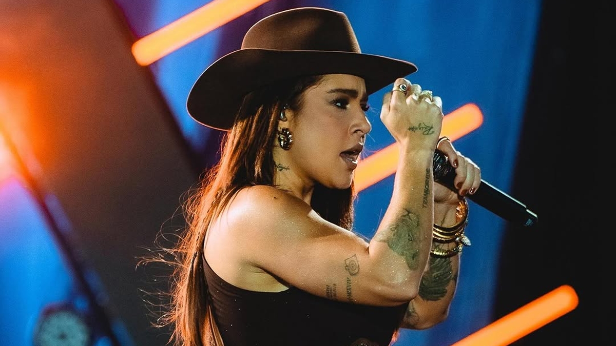 Avião com a cantora Lauanna Prado faz pouso de emergência em Goiânia