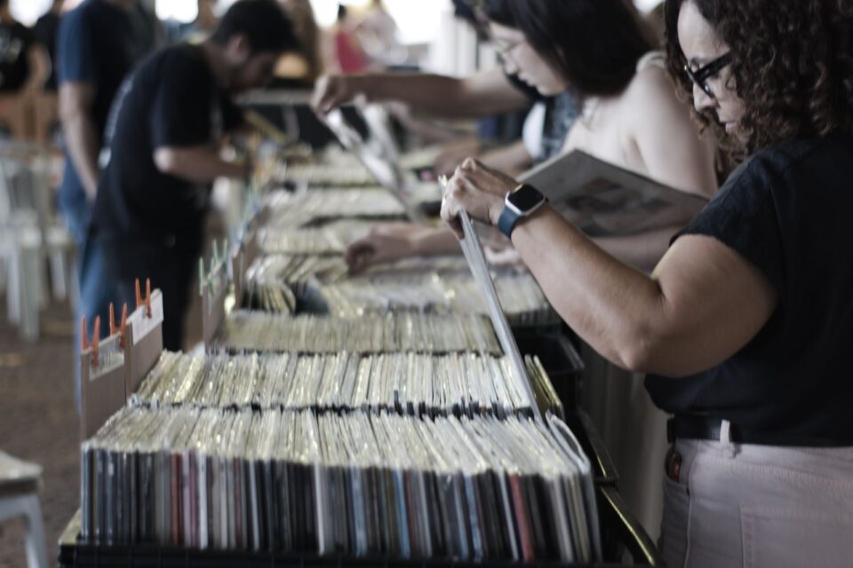 Feira celebra a cultura do vinil em Goiânia neste final de semana