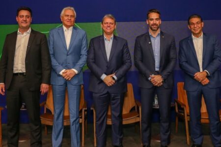 Caiado e outros governadores criticam Lula em evento em São Paulo: 'Anão na política'