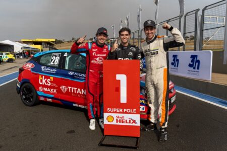 Bruno Massa, Victor Andrade e Adilson Jr., na disputa das 3h do Velocitta