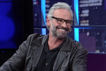 Mateus Carrieri mostra corpo com 10% de gordura aos 58 anos; foto Ator foi o primeiro famoso a posar nu para a 'G Magazine', em 1998