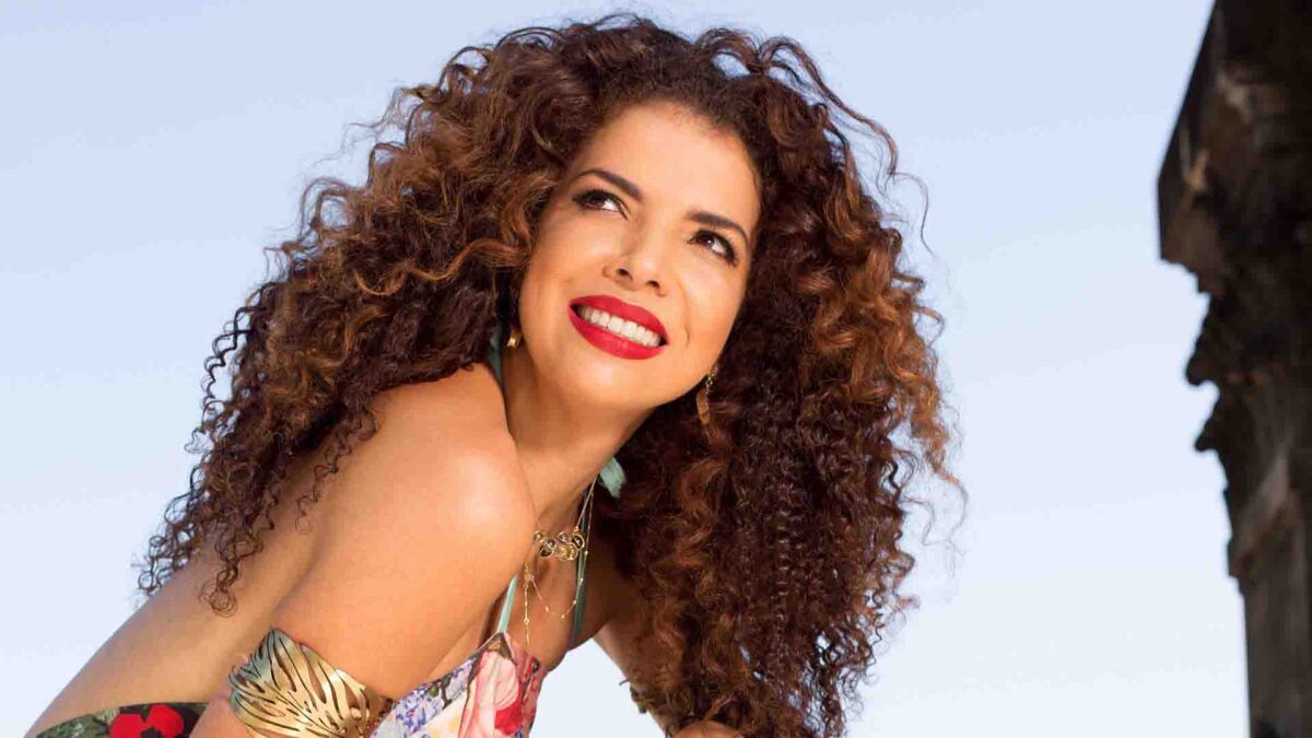 Vanessa da Mata se apresenta em Goiânia com a turnê 'Todas Elas'