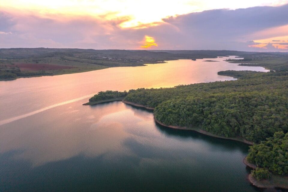Imagem do lago Corumbá