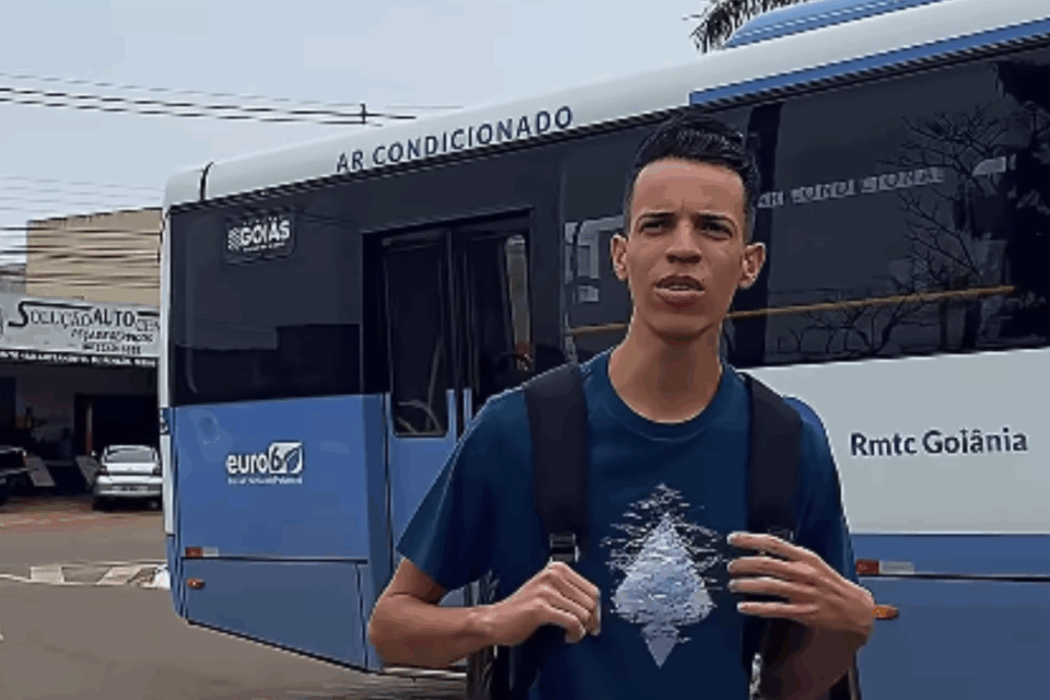Goiano que fez música de sofrência no Eixo Anhanguera já tem composições para os terminais Veiga e Maranata (Foto: Reprodução)
