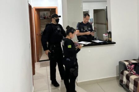 Polícia apreende celular em operação contra o “golpe do achadinho”, em Águas Lindas