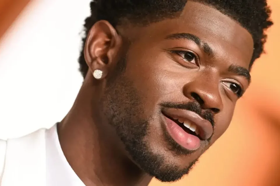 Lil Nas X é preso em Los Angeles e deixa a cadeia após pagar fiança de R$ 400 mil
