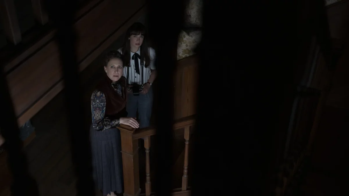 Elenco de 'Invocação do Mal 4' relatam momentos assustadores dos bastidores