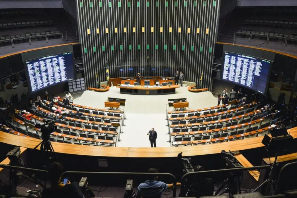 Congresso avalia tirar do STF processos contra deputados e senadores (Foto: Agência Brasil)