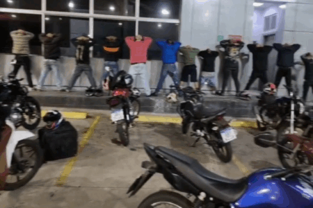 PM impede rolezinho em Goiânia (Foto: Reprodução)