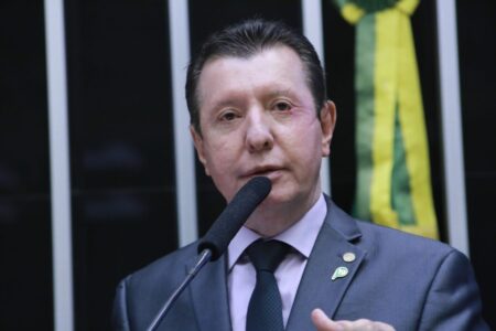 'Faz parte do parlamento, mas no grito não ganha nada', diz Zé Nelto sobre obstruções