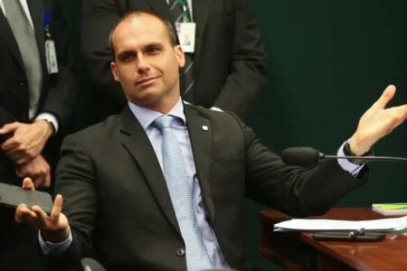 Conselho de Ética analisará pedidos de cassação de Eduardo Bolsonaro Presidente da Câmara dos Deputados, Hugo Motta enviou pedidos