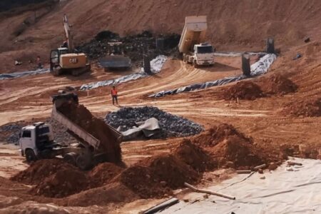 Lixão de Padre Bernardo: cerca de 20% do lixo que desmoronou já foi retirado (Foto: Divulgação)