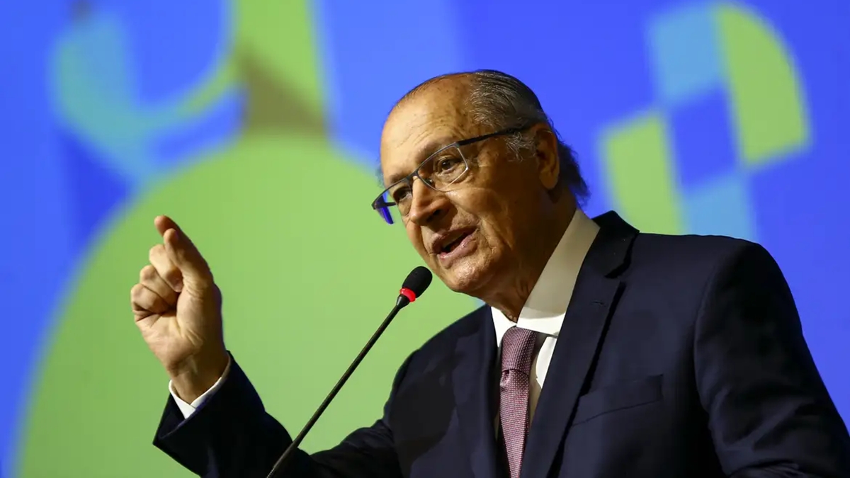 'Prioridade é resolver, não retaliar', diz Alckmin sobre tarifaço dos EUA