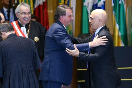 Defesa de Bolsonaro tem até as 20h34 para explicar plano de fuga a Alexandre de Moraes pedido de asilo político à Argentina