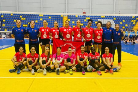Equipe feminina de vôlei do Vila Nova