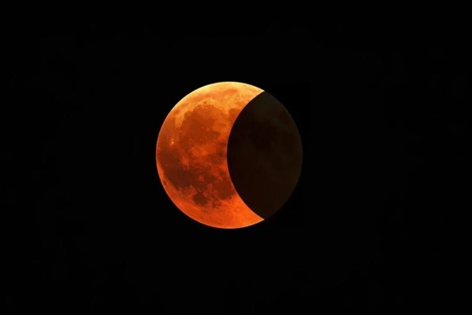 Lua de Sangue visto no Brasil; saiba onde e em que horário eclipse lunar total, considerado um fenômeno raro