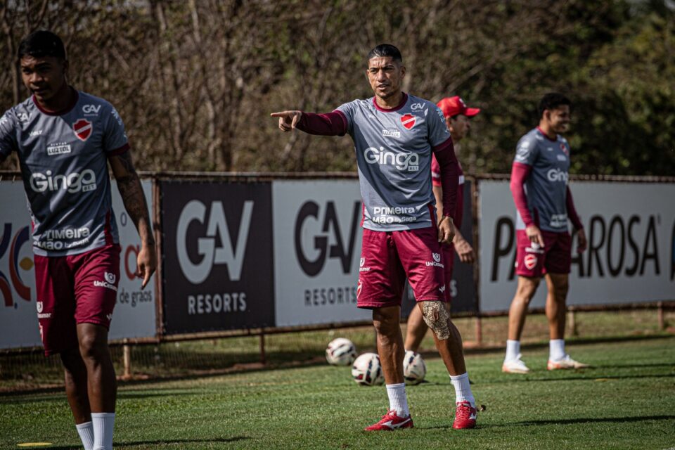 Ralf ganhou a titularidade do Vila Nova nos últimos jogos