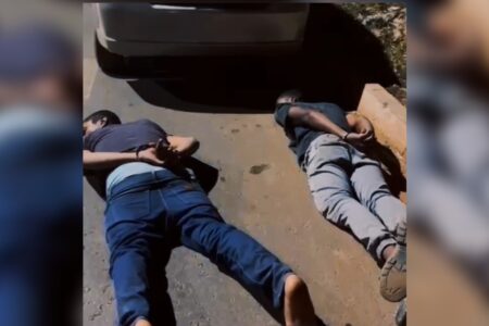 Dupla rouba carro, mas é presa 2 horas após o crime em Caldas Novas