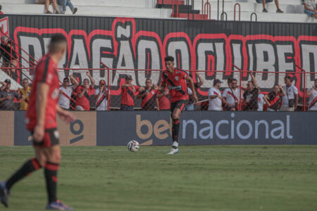 Alix, zagueiro do Atlético