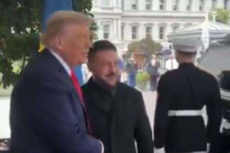 Trump e o presidente da Ucrânia, Volodymyr Zelenski (Foto: Reprodução)
