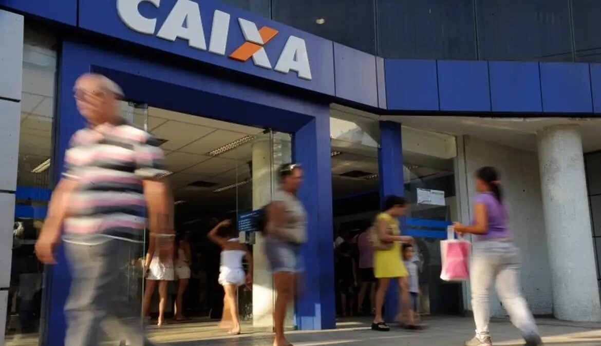 PF faz operação contra fraudes no INSS envolvendo ex-funcionários da Caixa dados falsos para receber benefícios da Previdência