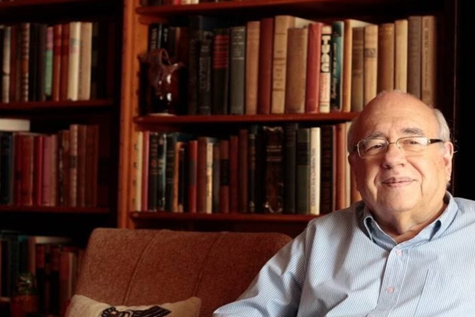 Escritor Luis Fernando Verissimo é internado em estado grave