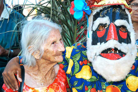 Exposição 'Sorrisos e Cicatrizes' revela beleza do cotidiano no interior