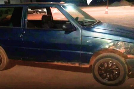 O carro utilizado na ocorrência foi apreendido e levado para o pátio (Foto: Divulgação)