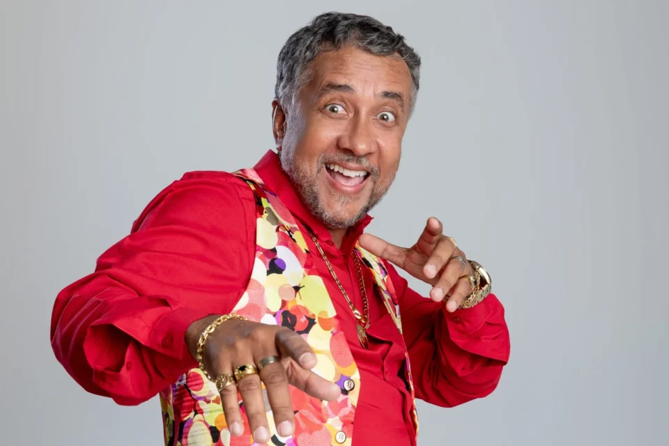 Paulinho Gogó se apresenta em Goiânia e Catalão com show 'Só e Bem Acompanhado'