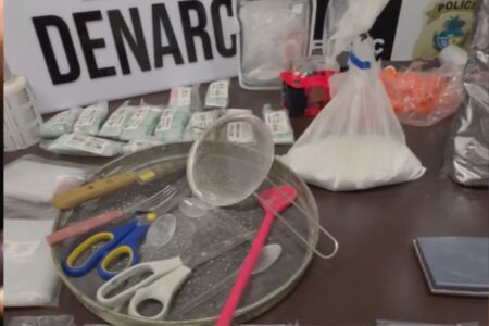 Polícia encontra laboratório de cocaína em apartamento de Goiânia (Foto: Reprodução)