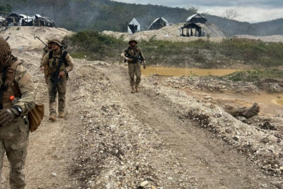 Imagens da operação