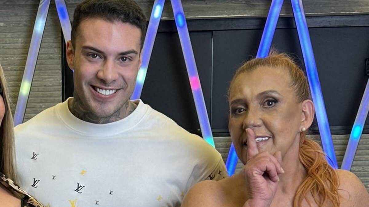 Aos 71 anos, Rita Cadillac grava vídeo para o OnlyFans com parceiro de Andressa Urach gravou com o criador de conteúdo adulto Rafa Marttinz