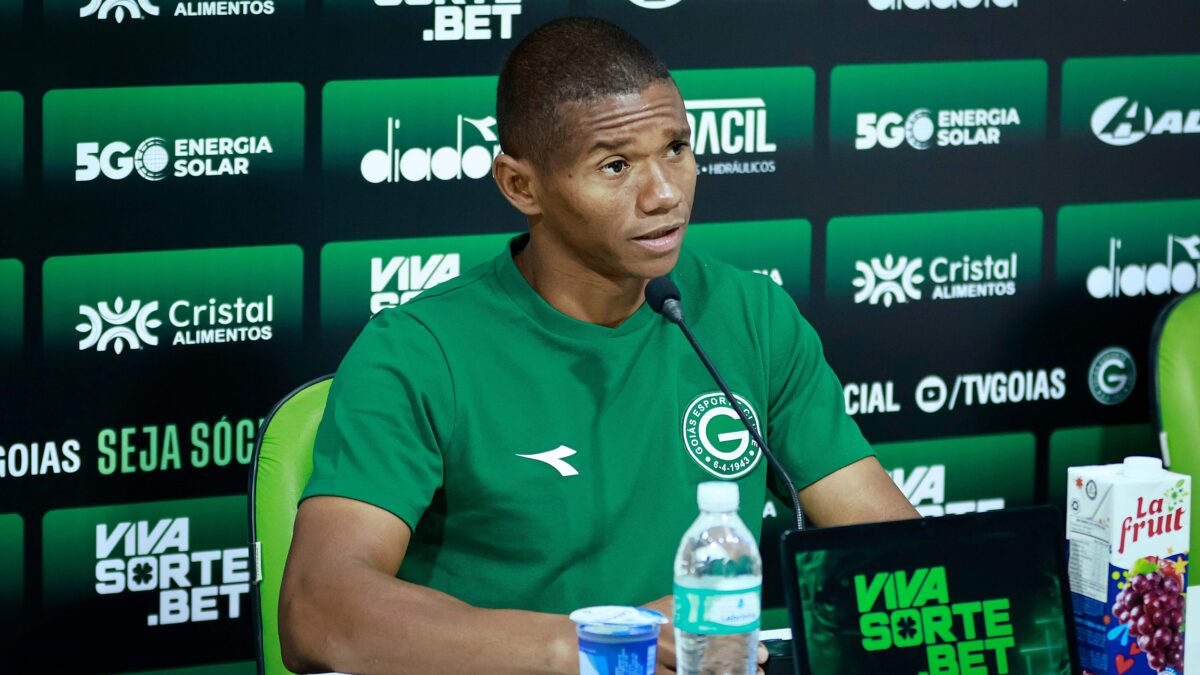 Juninho, volante do Goiás