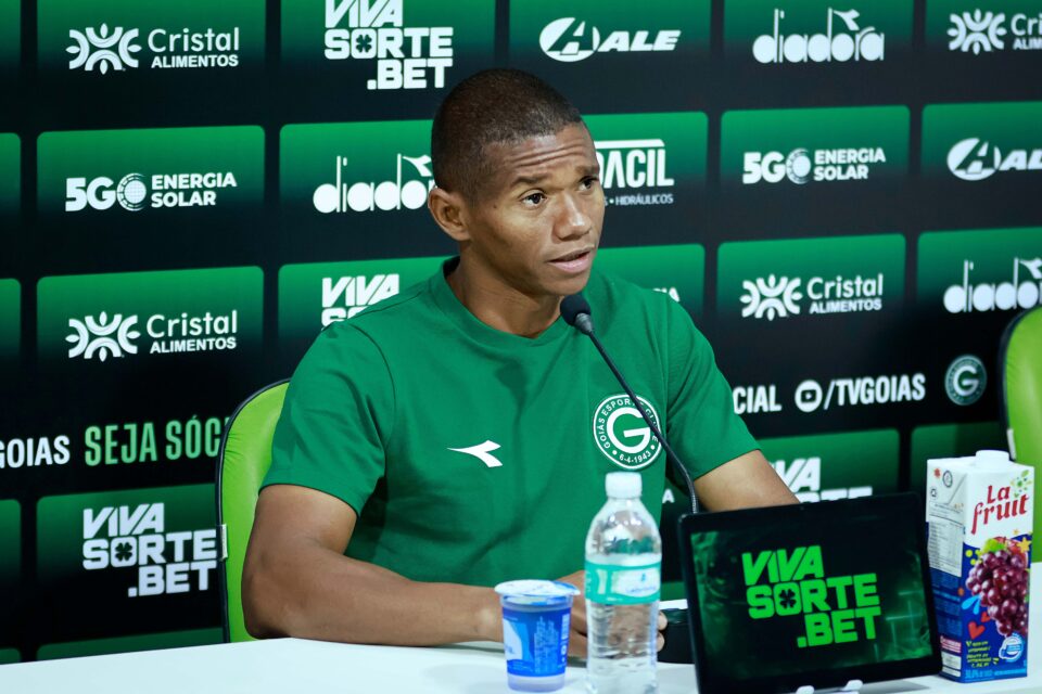 Juninho, volante do Goiás