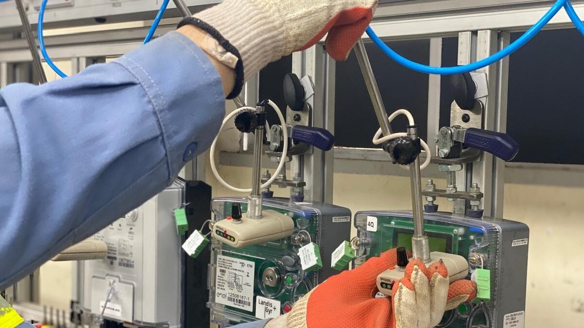 Empresário tenta atropelar funcionário da Equatorial para evitar corte de energia, em Mineiros
