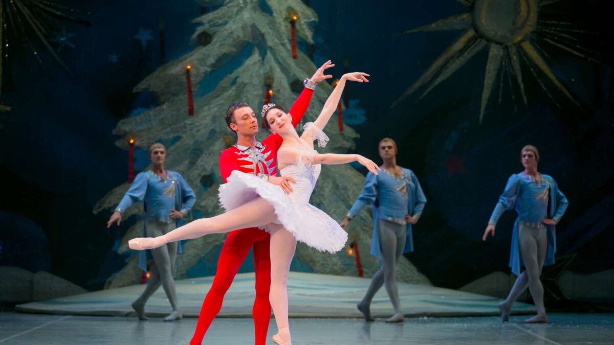 Ballet Clássico de São Petersburgo apresenta 'O Quebra-Nozes' em Goiânia