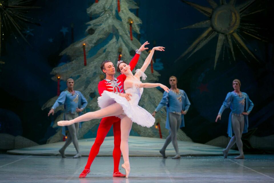 Ballet Clássico de São Petersburgo apresenta 'O Quebra-Nozes' em Goiânia