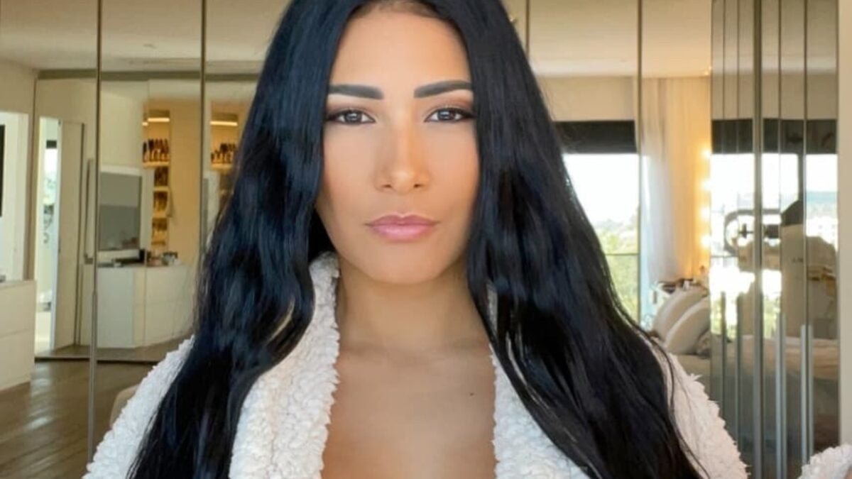 Simaria posta foto nua e apaga logo depois; veja a imagem Clique íntimo viralizou entre os fãs da sertaneja simaria sem roupa