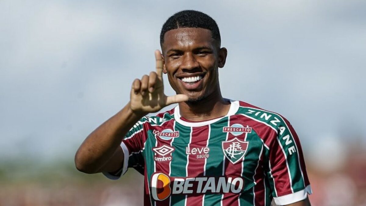 Atlético Goianiense anuncia a contratação de Lelê, ex-fluminense