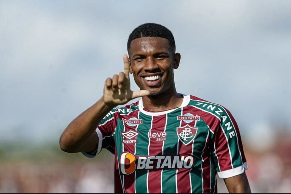 Atlético Goianiense anuncia a contratação de Lelê, ex-fluminense