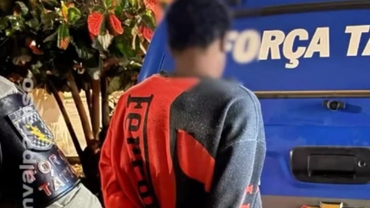 Adolescente esfaqueia comerciante após acusação de furto em loja de roupas, em Valparaíso