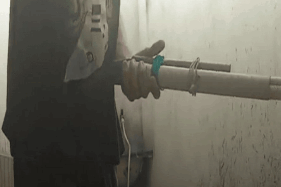 Imagem da arma caseira que os adolescentes fizeram