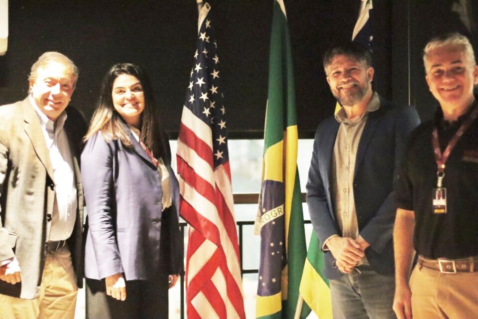 Gestores Educacionais Discutem o Futuro da Educação Básica com foco na Internacionalização Curricular