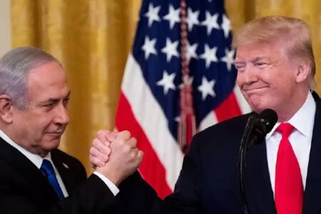 Trump sanciona membros do Tribunal de Haia por ação contra Netanyahu, acusado de crimes de guerra