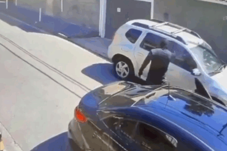 Câmeras de segurança registraram o crime (Foto: Reprodução)