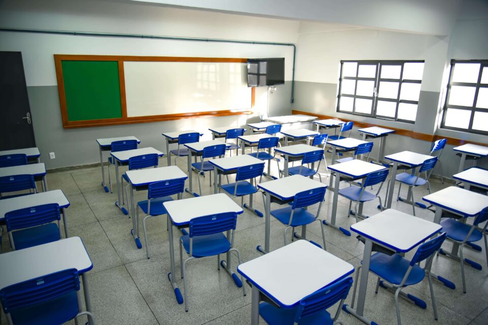 Governo de Goiás inicia segundo semestre letivo com entrega de nova unidade de ensino em Goiânia