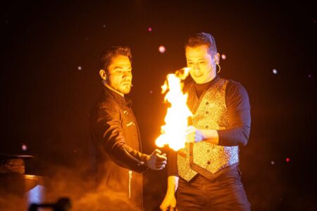 Henry & Klauss apresentam 'Illusion Show' em Goiânia