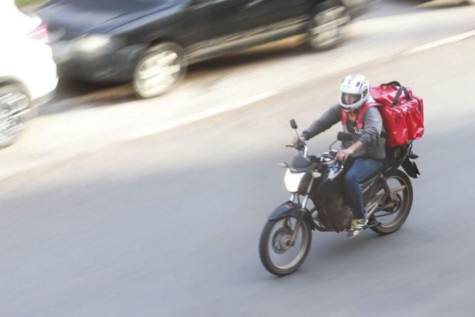 moto-delivery-marcelo-casal-jr